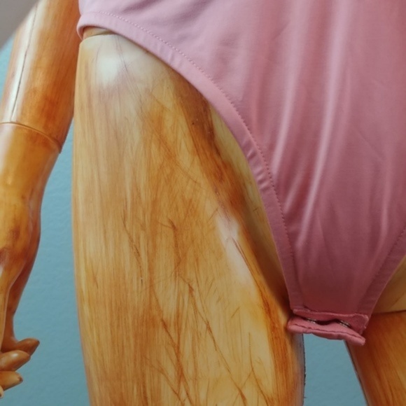 L'ACADEMIE | salmon off shoulder ruffle bodysuit - Picture 6 of 8